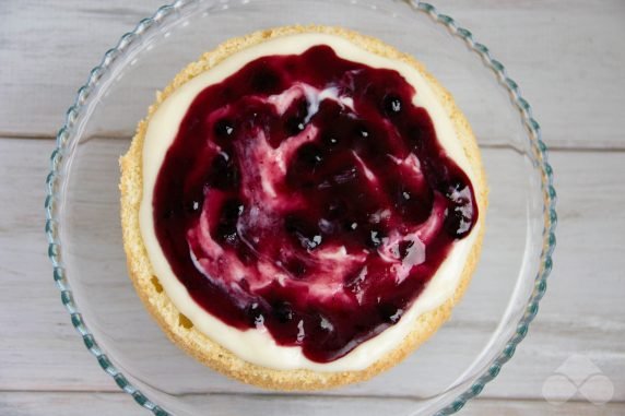 Sponge cake with a layer of custard and jam: photo of recipe preparation, step 13