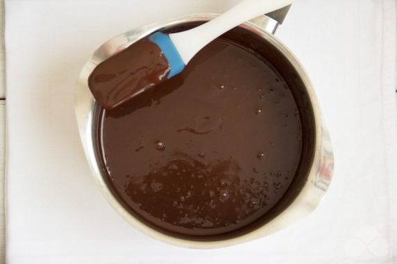 Homemade chocolate made from cocoa and milk: photo of recipe preparation, step 5