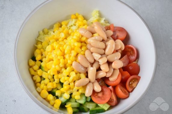 Salad with Peking cabbage and beans: photo of recipe preparation, step 2