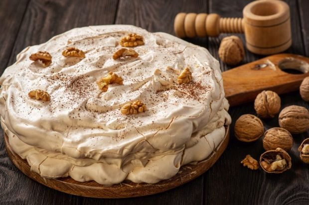 Pavlov's cake with cottage cheese cream - a simple and delicious recipe, how to cook step by step