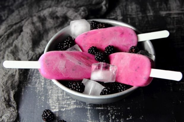 Homemade blackberry ice cream 