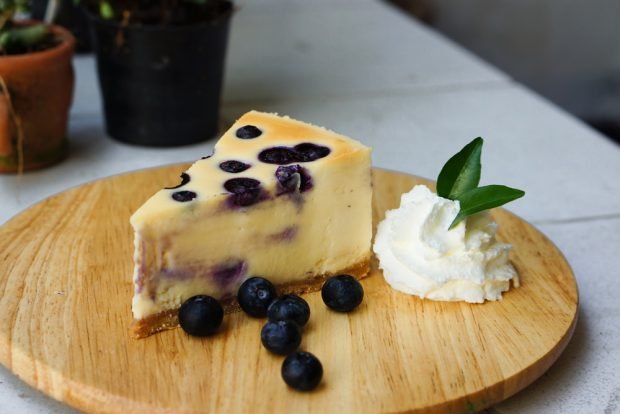 Cheesecake with sour cream 