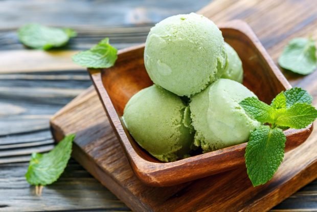 Mint ice cream – a simple and delicious recipe, how to cook step by step