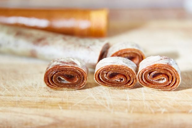 Nectarine pastille in the dryer 