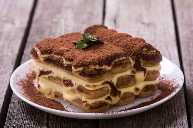 Tiramisu with condensed milk is a simple and delicious recipe, how to cook step by step