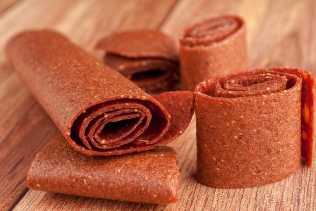 Tomato paste in an electric dryer