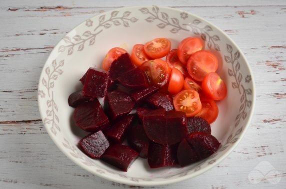 Salad with beetroot and cherry tomatoes: photo of recipe preparation, step 2