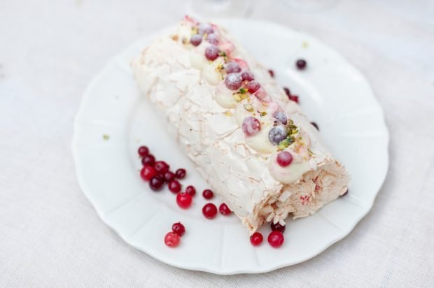 Meringue PP cake