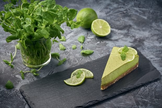 Cheesecake with lime and mint 