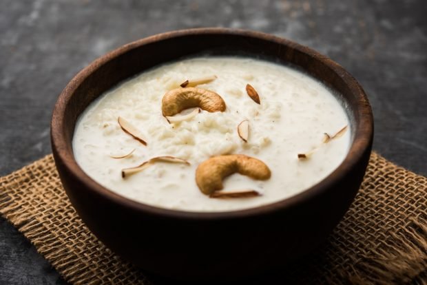 Sweet milk soup with rice and nuts 