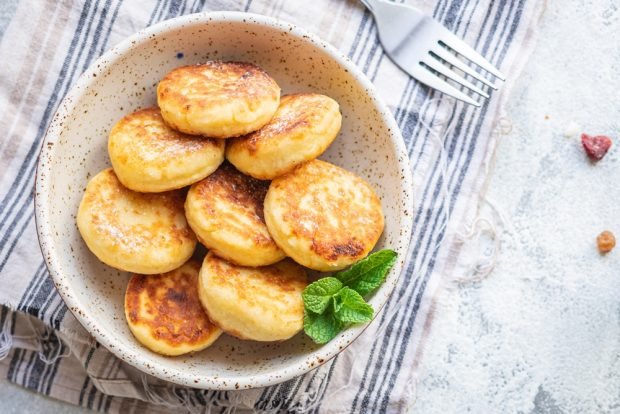 Cheesecakes with Jerusalem artichoke syrup