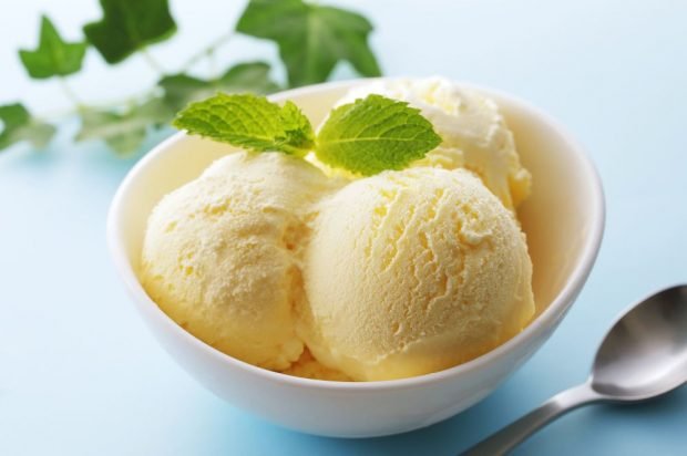 Homemade ice cream without eggs is a simple and delicious recipe, how to cook step by step