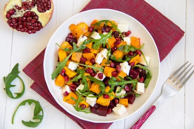 Pumpkin salad with beetroot