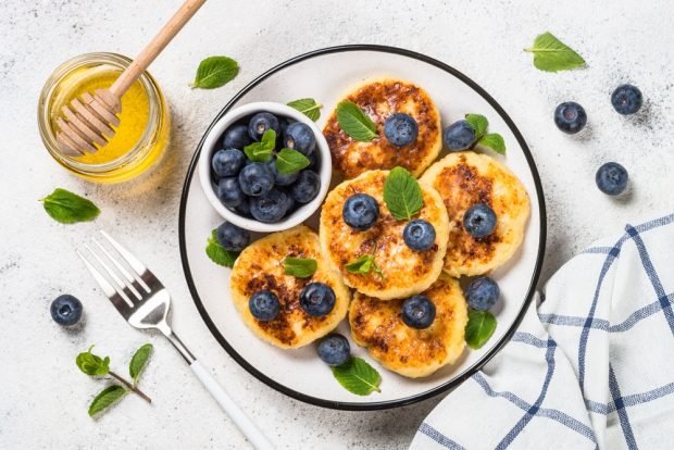 Cheesecakes with corn grits