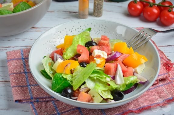 Greek salad without cucumbers: photo of recipe preparation, step 4