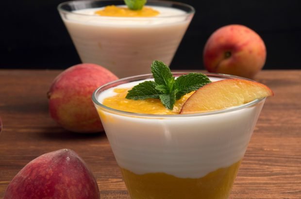 Panna cotta with peaches – a simple and delicious recipe, how to cook step by step