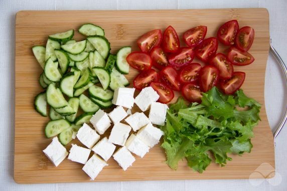 Classic Greek salad: photo of recipe preparation, step 1