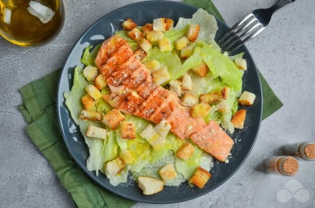 Caesar salad with grilled salmon