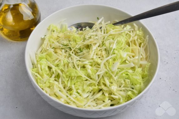 Cabbage salad with herbs: photo of recipe preparation, step 2