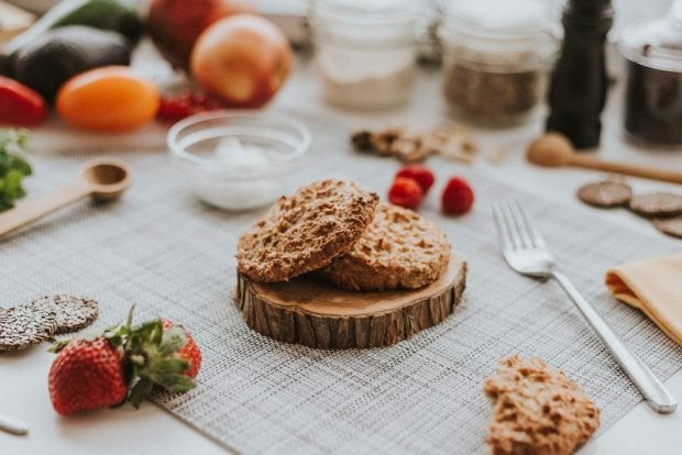 Diet cookies with nuts