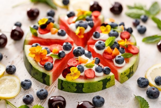 Watermelon canapes – a simple and delicious recipe, how to cook step by step