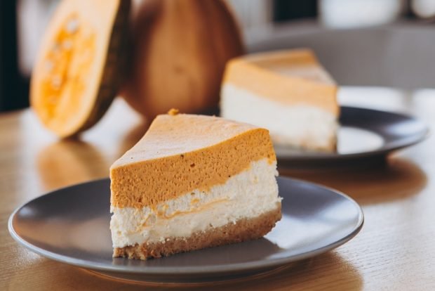 Double–layer cheesecake with pumpkin - a simple and delicious recipe, how to cook step by step