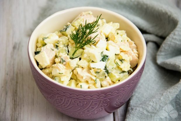 Salad with smoked chicken and fresh cucumbers