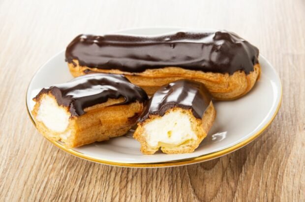 Homemade eclairs with condensed milk – a simple and delicious recipe, how to cook step by step