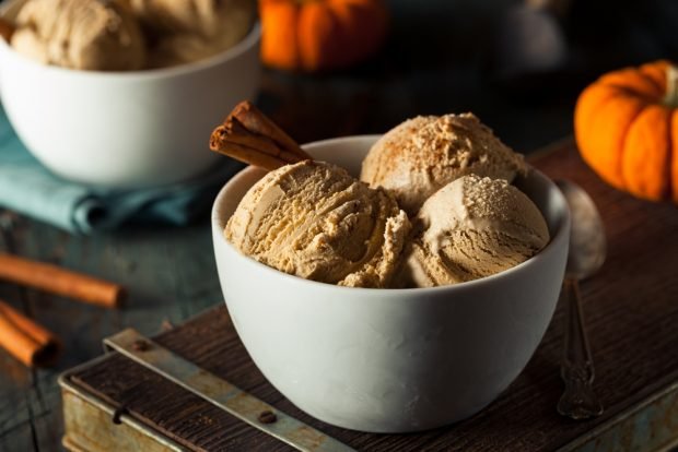 Spicy pumpkin ice cream 