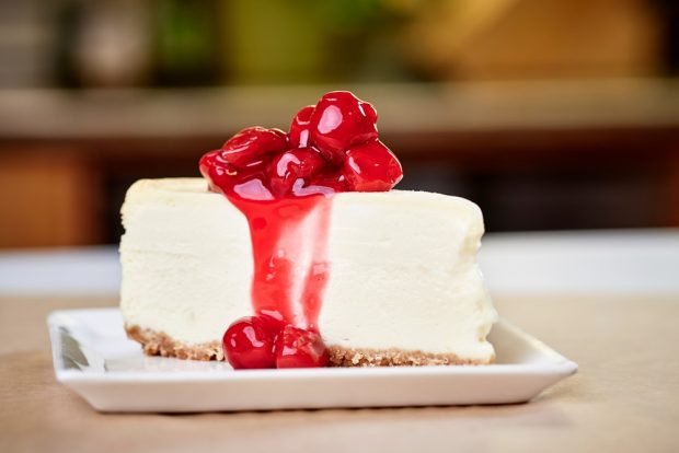 Cottage cheese cheesecake in a slow cooker 