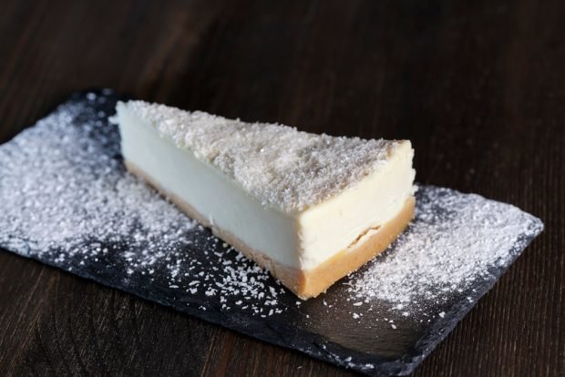 Coconut cheesecake without baking