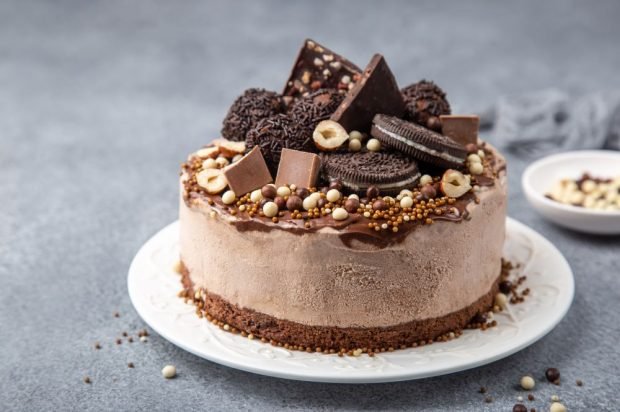 Mousse cake with chocolate icing