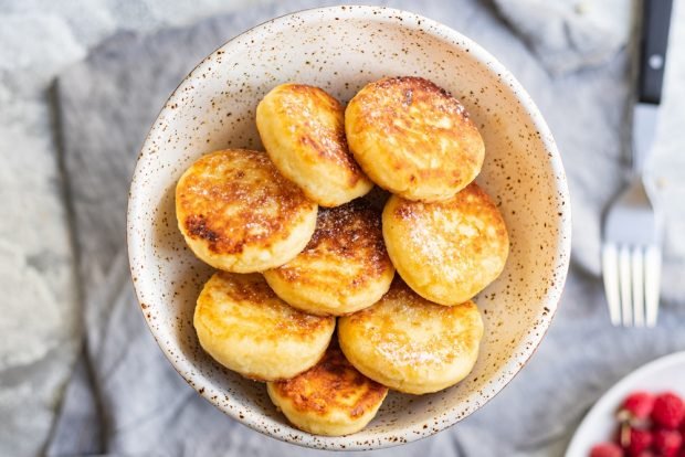 PP cheese cakes made of cottage cheese without flour