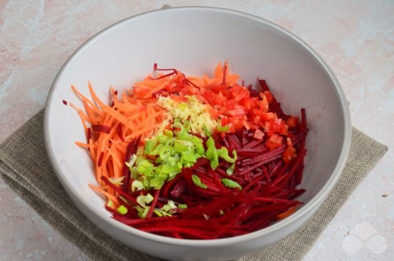 Beetroot Korean salad: photo of recipe preparation, step 2