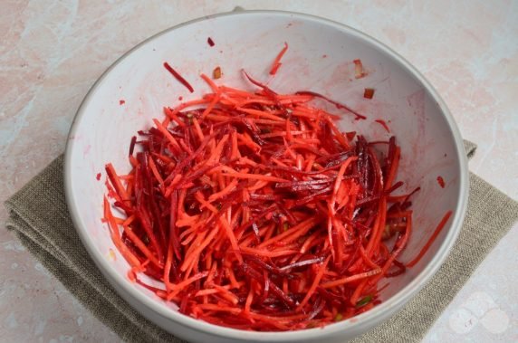 Beetroot Korean salad: photo of recipe preparation, step 3