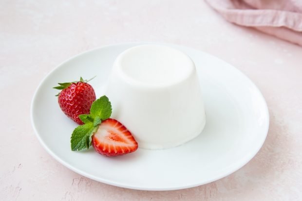 Panna cotta from ryazhenka 