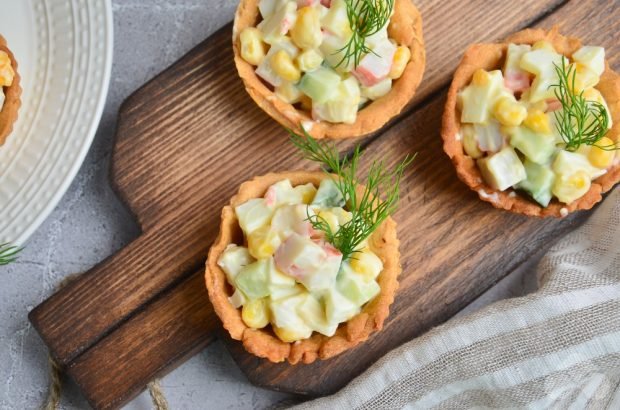 Crab salad in tartlets – a simple and delicious recipe with photos (step by step)