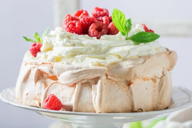 Anna Pavlova's dessert with mascarpone 