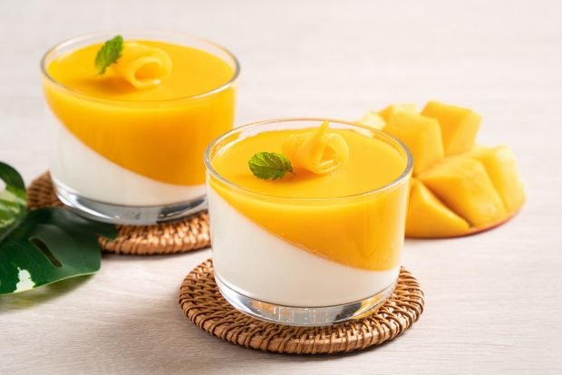 Panna cotta with mango is a simple and delicious recipe, how to cook step by step