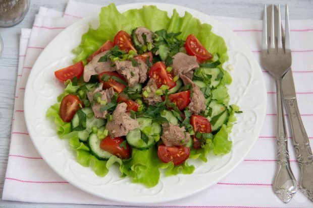 Vegetable salad with cod liver