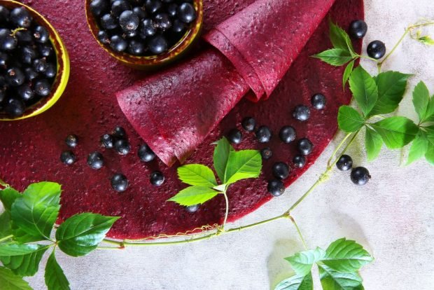 Pastille of black currant at home