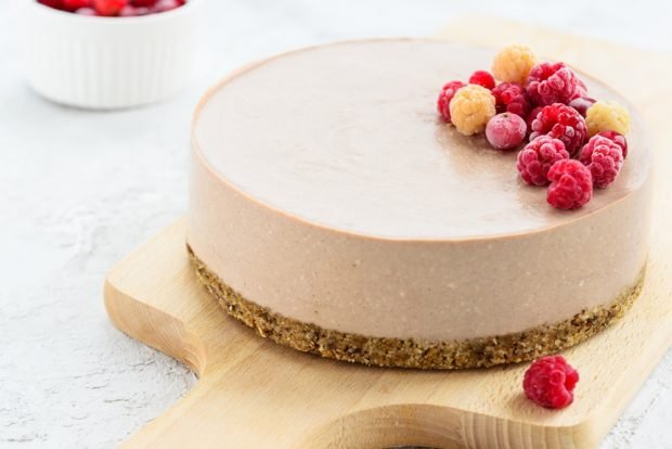 Cheesecake with banana and cocoa without baking 