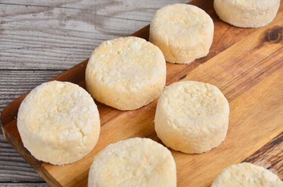 Cheesecakes in the oven: photo of recipe preparation, step 4