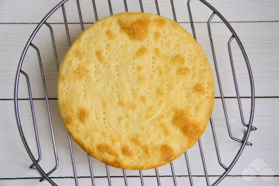 Napoleon cake with sour cream: photo of recipe preparation, step 7