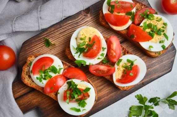 Egg and tomato sandwiches: photo of recipe preparation, step 4