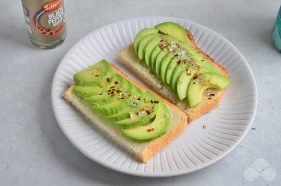 Avocado and chili sandwiches: photo of recipe preparation, step 2