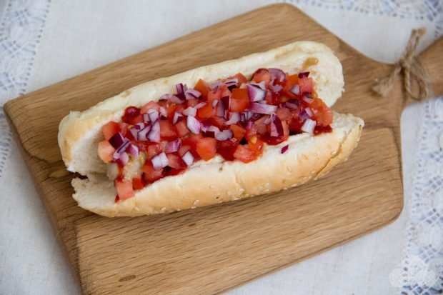 Hot dog with mustard and sweet onion – a simple and delicious recipe with photos (step by step)