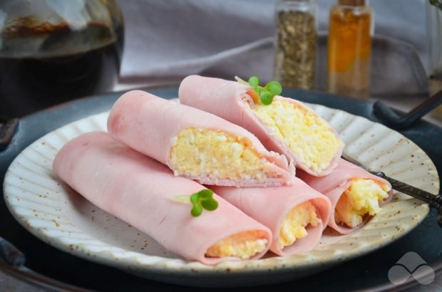 Ham rolls with egg and cheese – a simple and delicious recipe with photos (step by step)