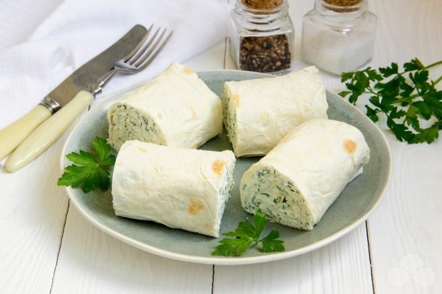 Lavash roll with cottage cheese and herbs – a simple and delicious recipe with photos (step by step)