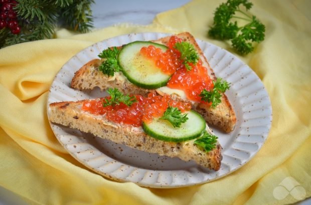 Sandwiches with red caviar and butter – a simple and delicious recipe with photos (step-by-step)